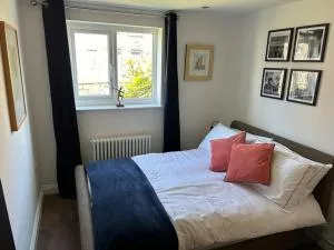 Best rated in Barnsley- apartment sleeps 4 & 5 minute walk to town centre - 佩尼斯通