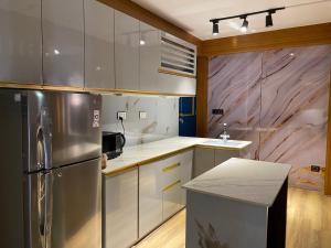 101 North End Luxury Apartment