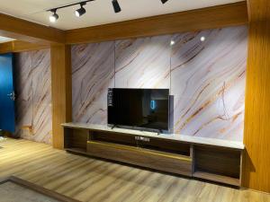 101 North End Luxury Apartment