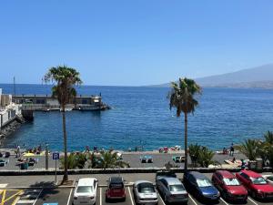 Artistic beachfront apartment