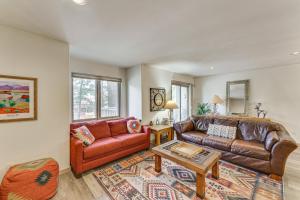 Half Mi to Angel Fire Resort: Townhome w Grill!