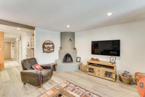 Half Mi to Angel Fire Resort: Townhome w Grill!