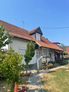 Vila Zvezdane večeri - Ugrinovci Vila Zvezdane večeri - Ugrinovci