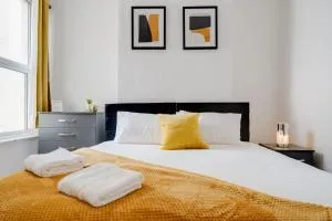 Entire 5 Bedroom home in Birkenhead-Free Parking, Group & Family-Friendly, Free Internet - 威勒尔