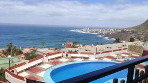 Atlantic Surfers Paradise Bajamar - Surf, Senderismo y Piscina