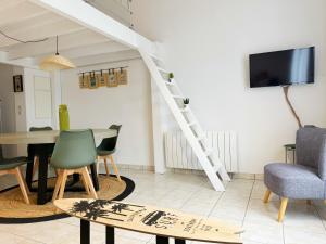 Maisons de vacances Chez Karine et Rodolphe La Cosy, piscines, plage : photos des chambres