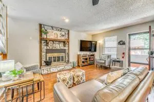 Cozy Ruidoso Condo with Deck about 2 Mi to Cedar Creek! - Alto