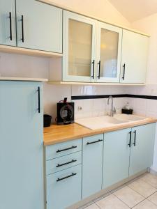 Maisons de vacances Chez Karine et Rodolphe La Cosy, piscines, plage : photos des chambres