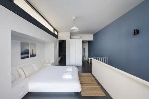Brand New Central Modern Loft Smart Design! #144