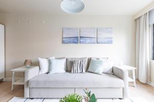 Modern Prime Location 1Bed Bright Home! #243