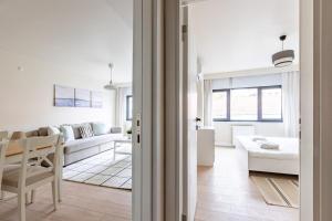 Modern Prime Location 1Bed Bright Home! #243