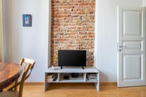 Warm Cozy Charming 2BD2Bath GalataTower Gem! #256