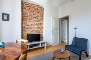 Warm Cozy Charming 2BD2Bath GalataTower Gem! #256