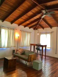 Lofty, fully equipped apartment in the heart of Montezuma