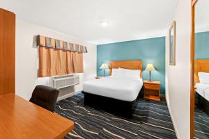 Queen Room room in Americas Best Value Inn - Stonington