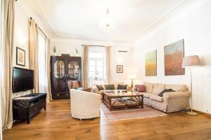 Stylish Penthouse With Large Terrace 