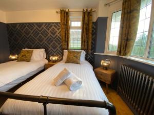 Eclectic Bungalow Parking Nr Beach