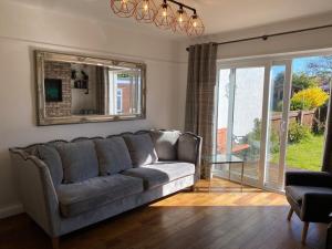 Eclectic Bungalow Parking Nr Beach