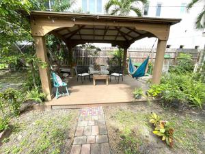 Independent Studio in Little Havana