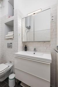 Christmas Market - Designer Aviator Loft - Basilica & Opera - Central Budapest