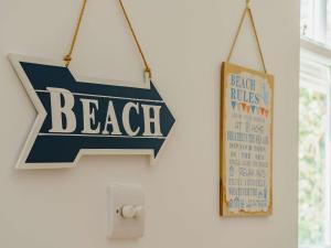 2 bed in Tenby 88738