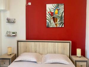 Red Ultracentral Old Town