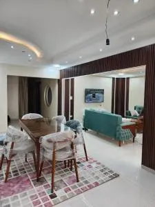 شقة فندقية علي حدائق الجامعة والنيل - Mît Khamîs