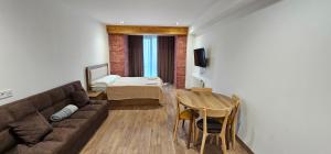 Evdo Apartments F4 wooden cozy studio