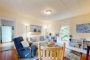 Orange House Apartment