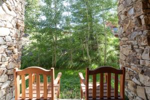 2BR Ski-In, Ski-Out Telluride Condo