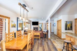 2BR Ski-In, Ski-Out Telluride Condo