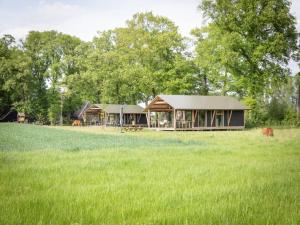 Luxury Lodge in Reesprong with Garden Fire Pit