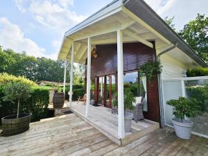 Beautiful holiday home with spacious garden