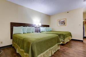 Double Room Non Smoking room in Continental Inn - Charlotte