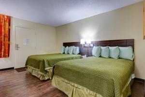 Double Room Smoking room in Continental Inn - Charlotte