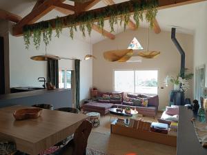 Villas La ou le Ciel est ne Beau mas pierres et contemporain sur grande propriete vue Mont Ventoux dentelles de Montmirail : photos des chambres