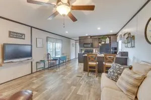 Lakefront Wetumpka Escape with Furnished Deck! - Averittes Spring