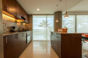 Morros Vitri Beachfront & 2 Bedrooms