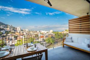 Two Pools, Bar & Gym | Casa Medianoche at Oasis