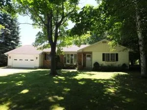 The Maple Cottage - Walk To Beach & Lake Michigan - 法兰克福 The Maple Cottage - Walk To Beach & Lake Michigan - 法兰克福