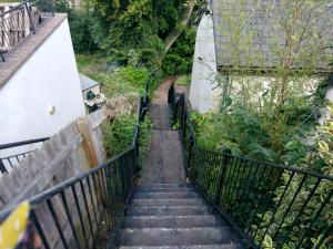 Jasmine cottage-1 King bed room, 40 mins to Cotswolds 90 mins to Oxford and Bath