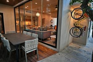 Luxury 5-br Oasis Golf, Private Pool, Beach!