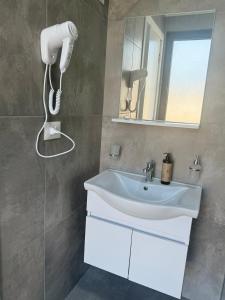 GH Studio Apartments 2