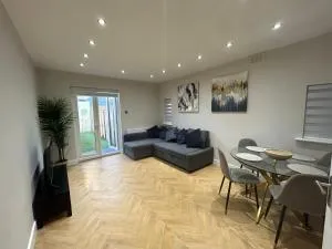 Luxury 2 Bed with Garden Near Tottenham Hale - 哈林盖