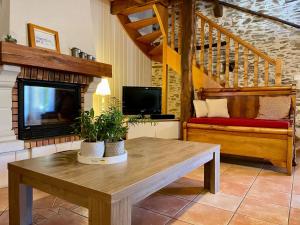 Gîte rénové avec jardin, salle de jeux et vélos, près du Canal de Nantes à Brest - FR-1-306-1016