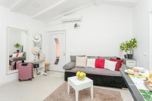 Apartments with WiFi Slatine, Ciovo - 23395