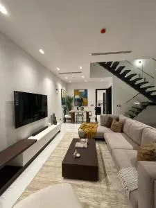 Karmozee Apartments - Eluju