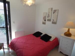 Maisons de vacances Maison spacieuse avec jardin clos, pres plage, animaux OK, 10 pers, Notre-Dame-de-Monts - FR-1-540-137 : photos des chambres