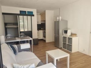 Appartement rénové à Seignosse : Plage et commerces à pied, terrasse et wifi inclus - FR-1-239-1081