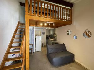 Pavillon climatisé avec mezzanine, 4 couchages, proche plage et commerces, parking privé, St-Cyprien - FR-1-106-105